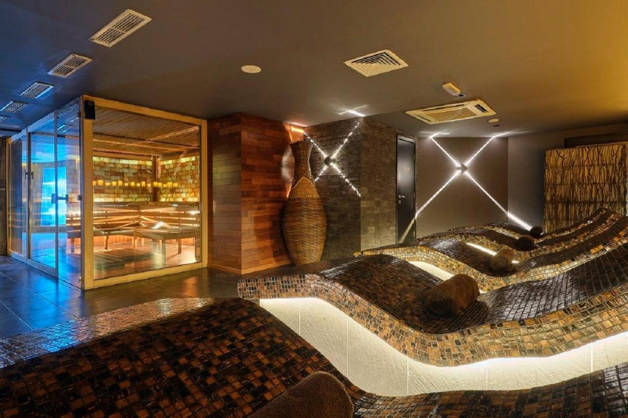 Emirates Aparthotel
